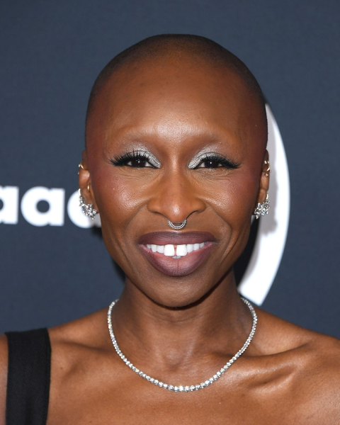 Cynthia Erivo with tinsel lids on the red carpet