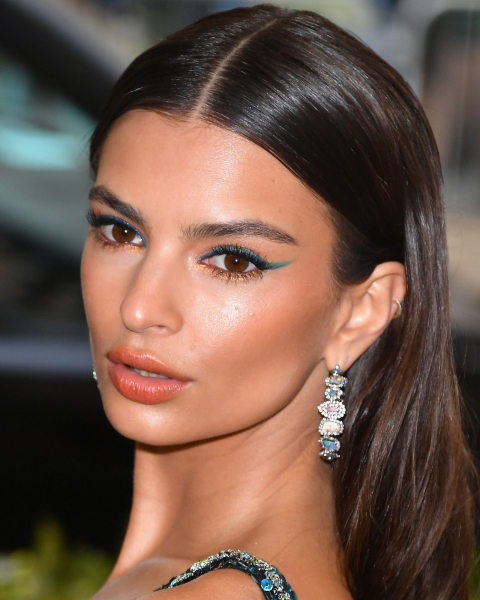 Emily Ratajkowski with colorful chrome liner on the red carpet